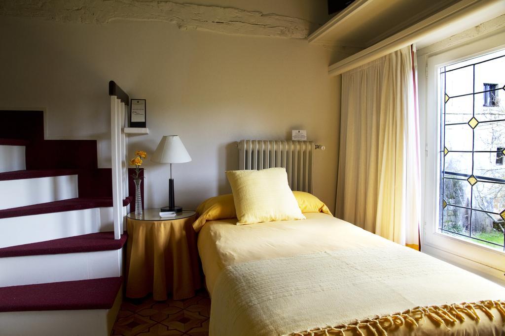 Hotel Posada Santa Maria La Real Aguilar de Campóo Exteriör bild