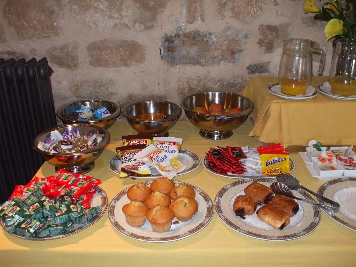 Hotel Posada Santa Maria La Real Aguilar de Campóo Exteriör bild