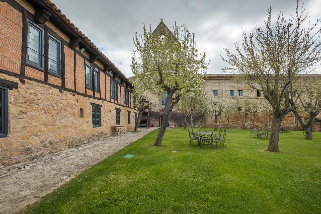 Hotel Posada Santa Maria La Real Aguilar de Campóo Exteriör bild