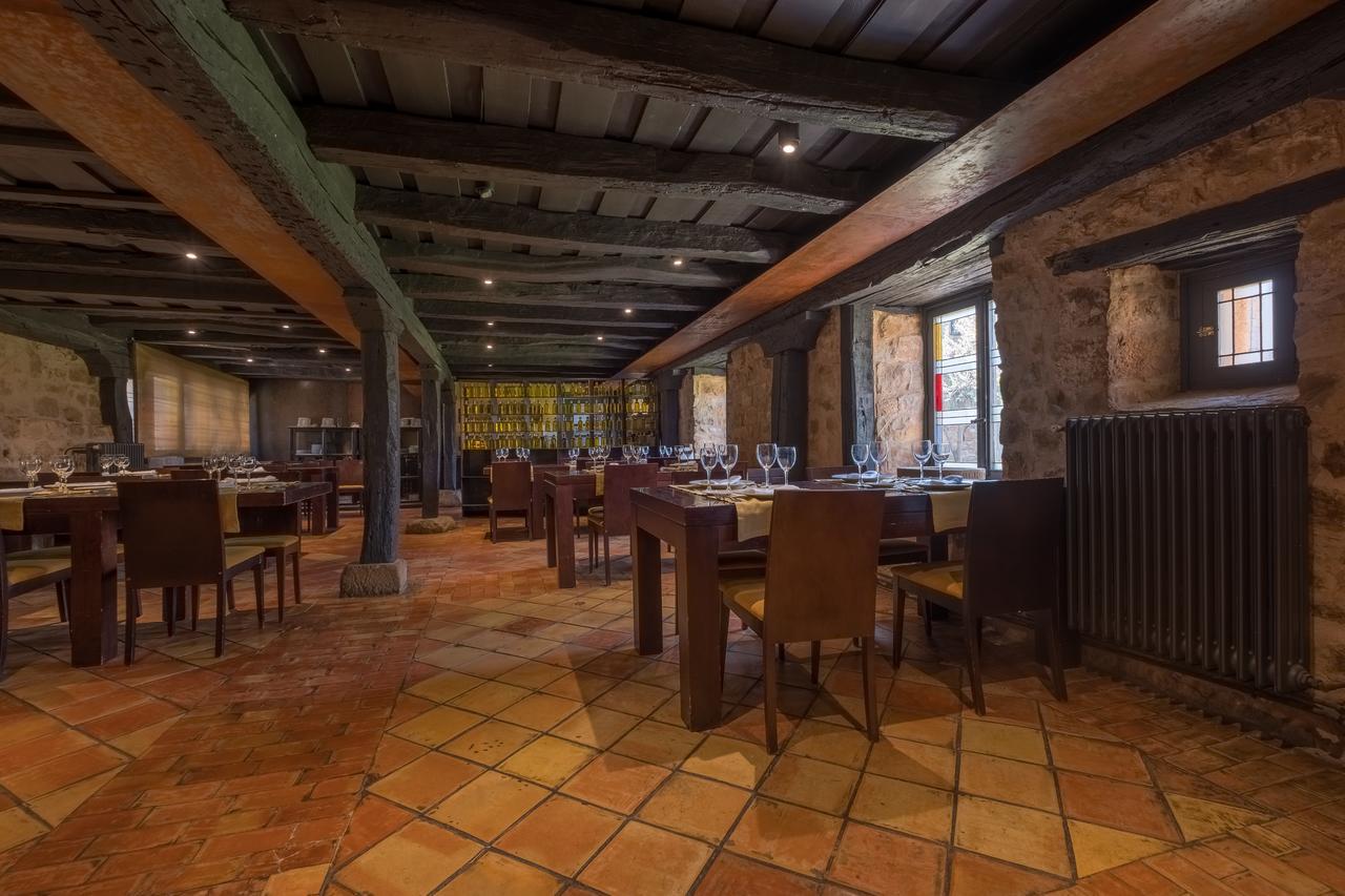Hotel Posada Santa Maria La Real Aguilar de Campóo Exteriör bild