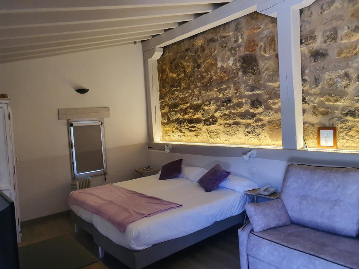 Hotel Posada Santa Maria La Real Aguilar de Campóo Exteriör bild